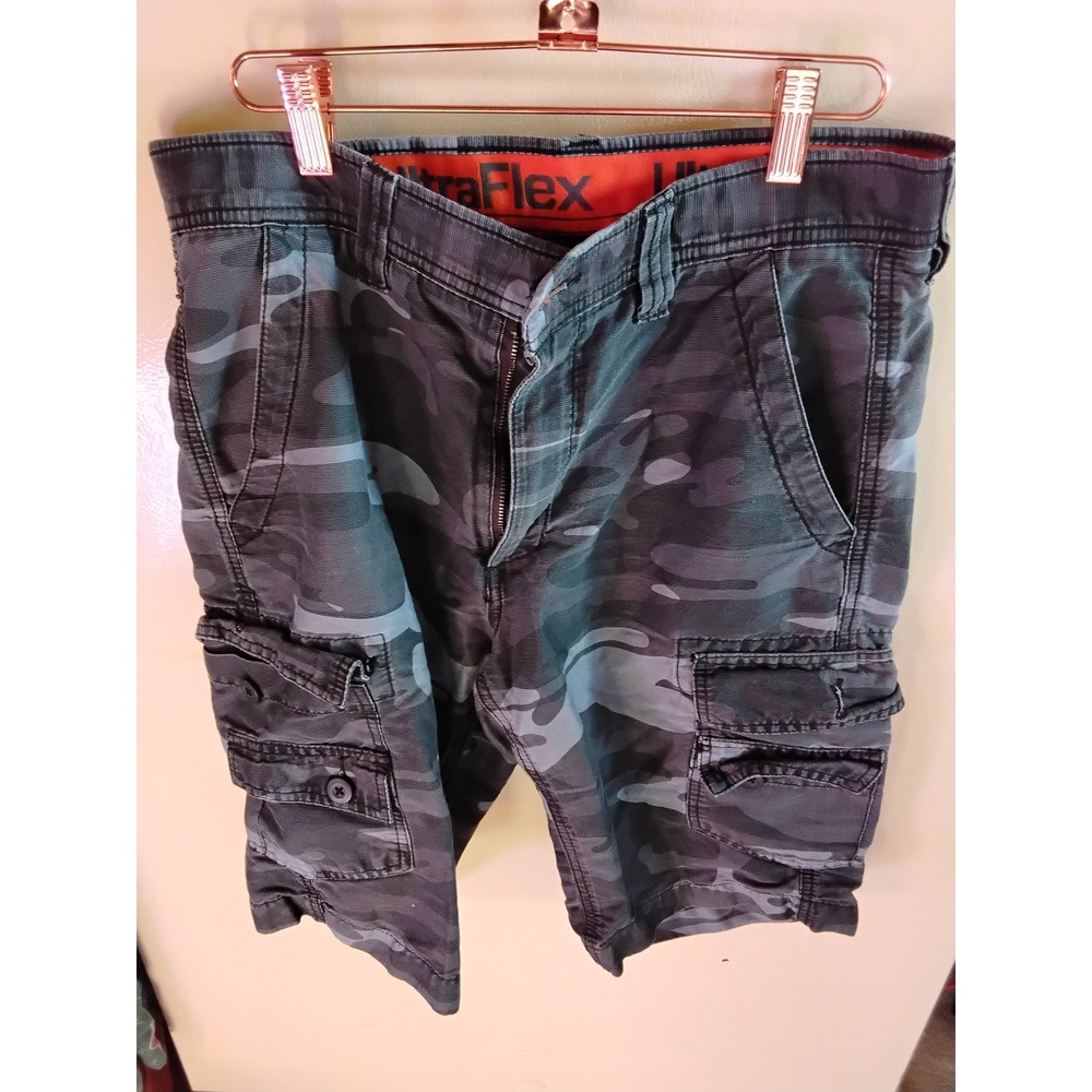 Urban Pipeline Mens UltraFlex Camo Cargo Shorts Grey Charcoal Camouflage Size 32